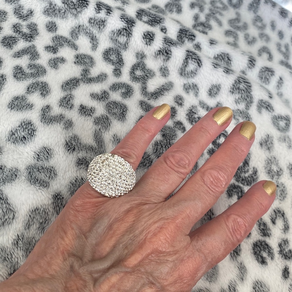 Statement bling ring with many stones missing AS IS NO RETURN